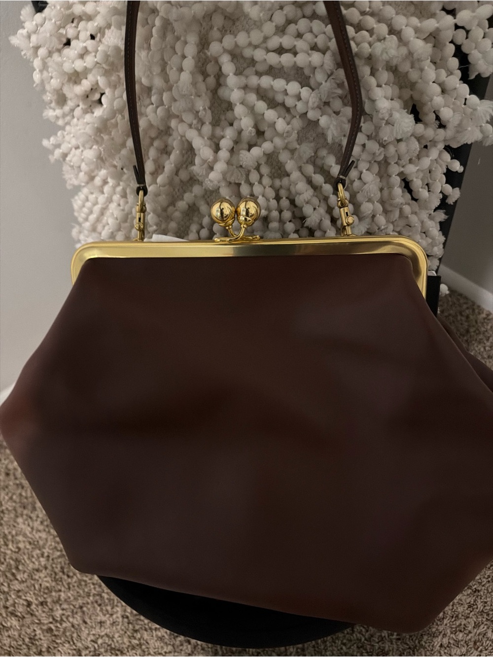 Coach Large Kisslock Frame Bag in Brown with Gold Hardware - Picture 5 of 6